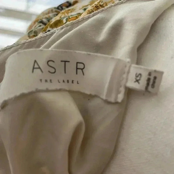 [XS]ASTR The Label  Floral Ruched SS Summer Mini Dress - Picture 11 of 15